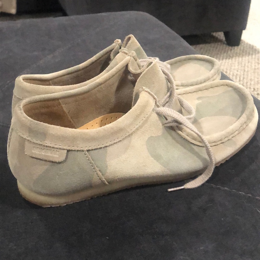Mens Clarks wallabees camo